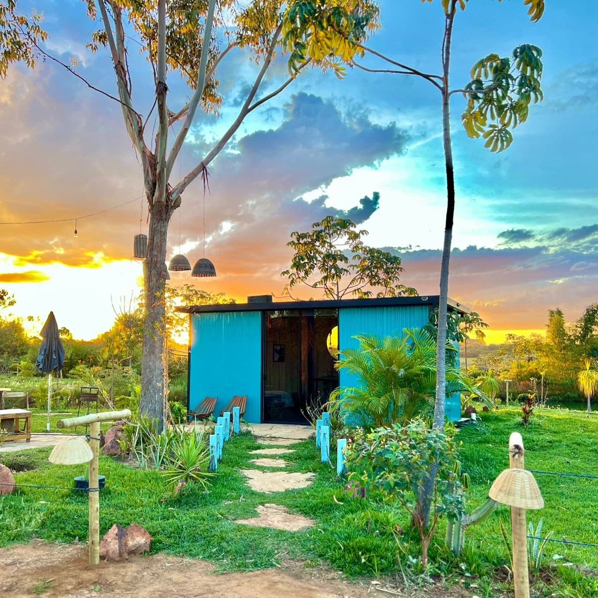 Chalé Cainã em meio ao Cerrado
